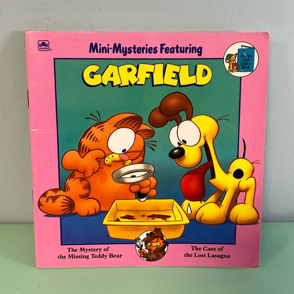 1990 Mini Mysteries Featuring Garfield Kids Book, Reading Age 4-8 years old